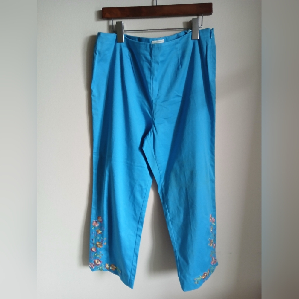 Bamboo Traders Capri Pant Size 12 Embrodiered